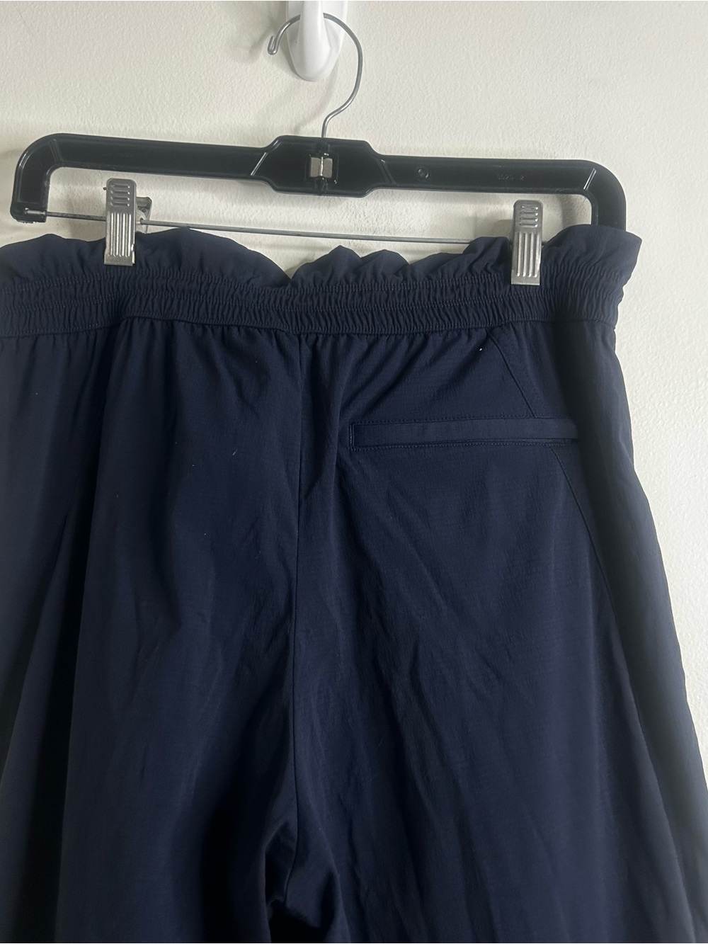 Athleta Trekkie High Rise Parachute Pants Womens Size 6 Navy Blue Hiking Travel - Picture 7 of 9